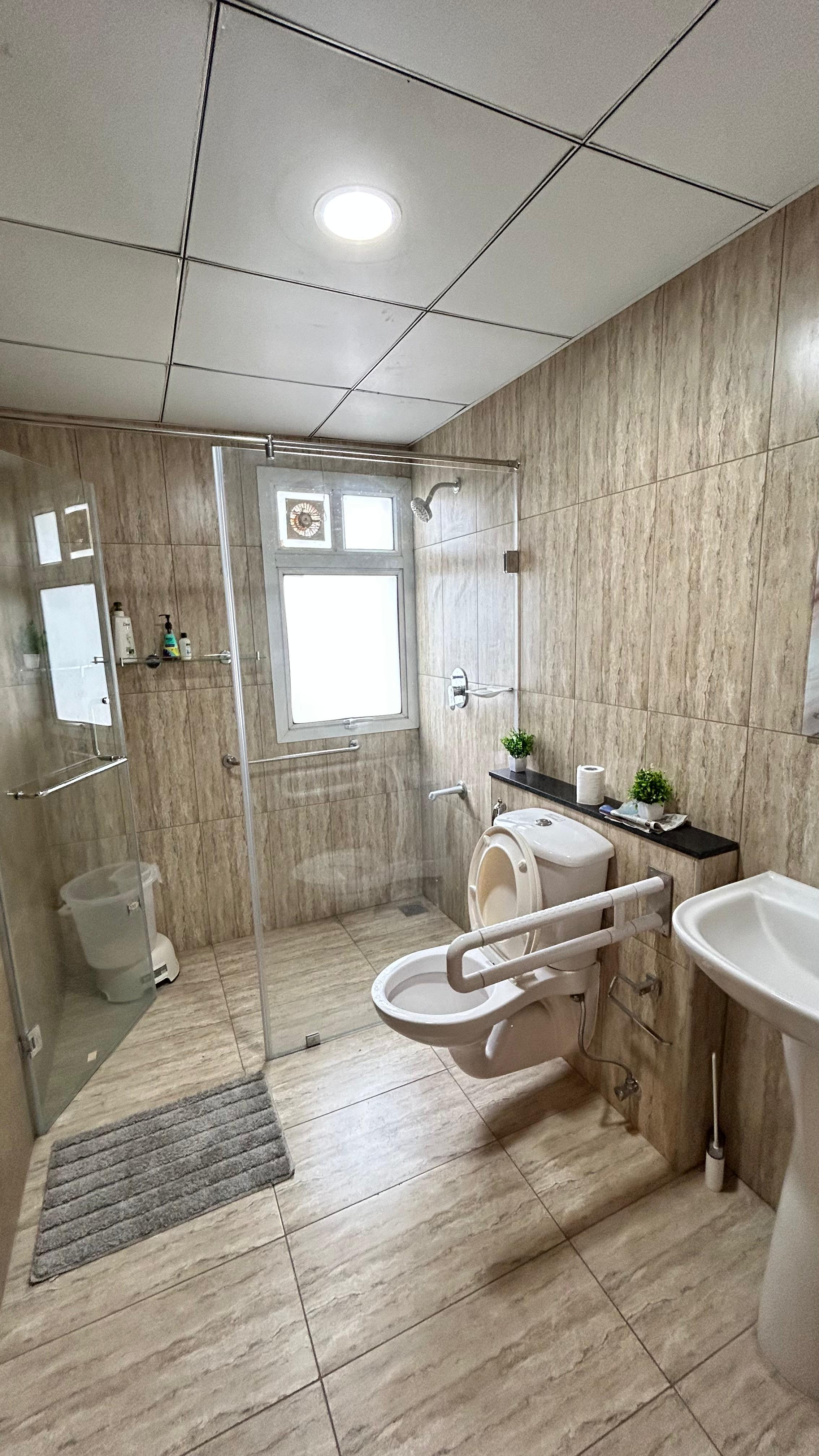 Luxury 4 BHK Apartment - Gated Society 12